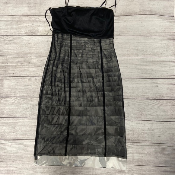 JS Collections Tiered Bandage Abstract Print Crepe Spaghetti Strap Sheath Dress - Picture 14 of 16